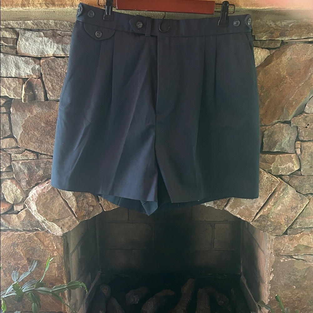 L.L. Bean Women's Navy Blue Shorts; NWT; Size 18; Side Pockets and Back Pocket